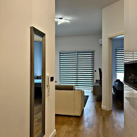 Deluxe Apartment *