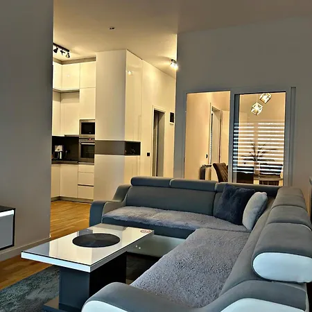 Apartment Deluxe *